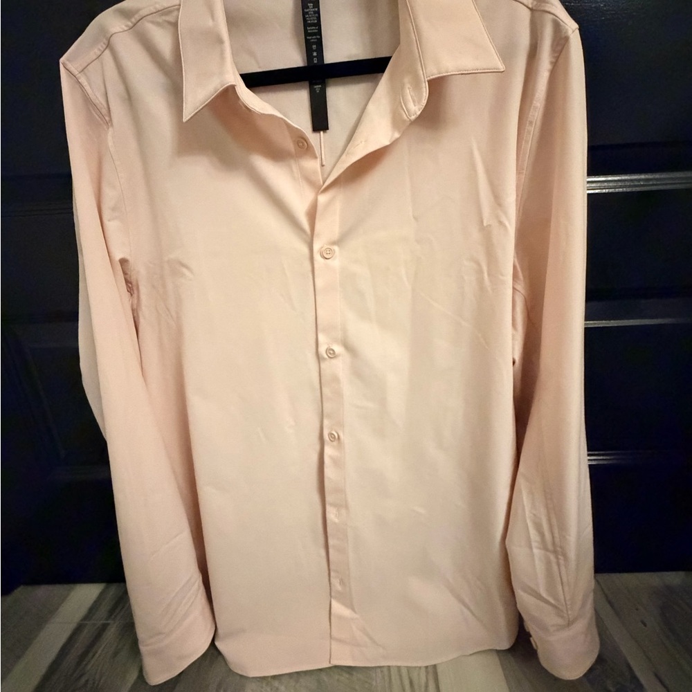 lululemon athletica Men’s Light Pink Casual Button Down Shirt